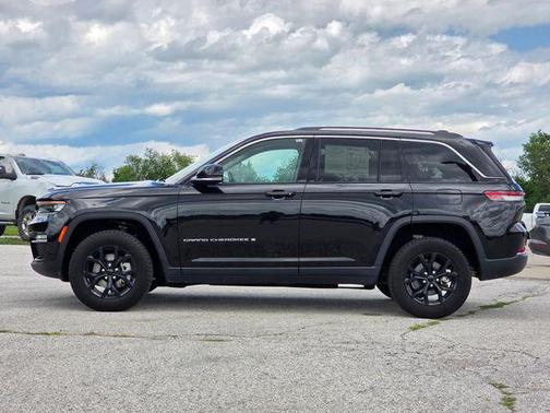 Diamond Black Crystal Pearlcoat 2022 Jeep Grand Cherokee Limited
