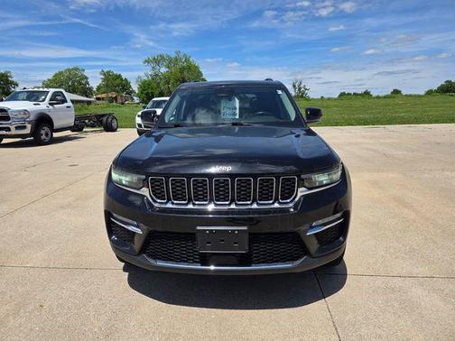 Diamond Black Crystal Pearlcoat 2022 Jeep Grand Cherokee Limited