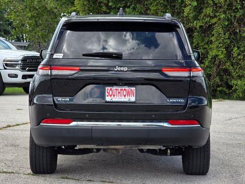 Diamond Black Crystal Pearlcoat 2022 Jeep Grand Cherokee Limited