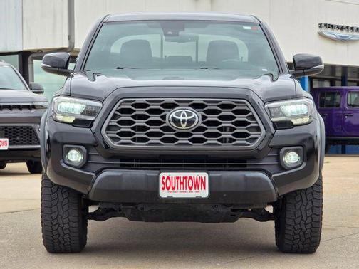 Midnight Black Metallic 2022 Toyota Tacoma SR