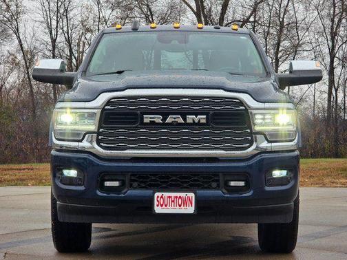 2019 RAM 2500 Limited Crew Cab 4x4 64' Box
