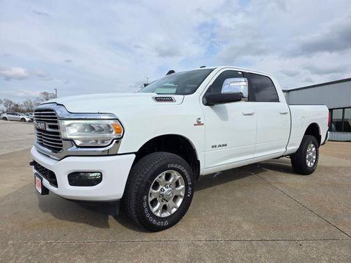 Bright White Clearcoat 2024 RAM 2500 Laramie Crew Cab 4x4 6'4' Box