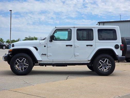Bright White Clearcoat 2025 Jeep Wrangler 4-Door Sahara 4x4