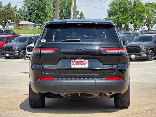Diamond Black Crystal Pearlcoat 2023 Jeep Grand Cherokee L Limited