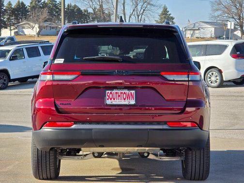 Velvet Red Pearlcoat 2026 Jeep Grand Cherokee Limited