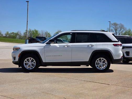 Bright White Clearcoat 2023 Jeep Grand Cherokee Limited