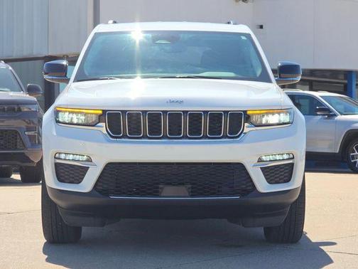 Bright White Clearcoat 2023 Jeep Grand Cherokee Limited