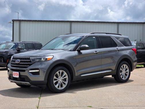 Carbonized Gray Metallic 2023 Ford Explorer XLT