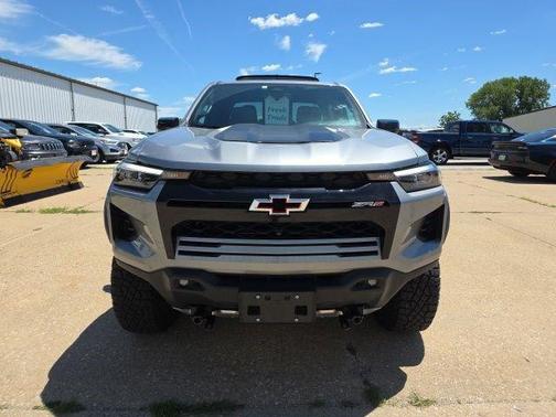 Sterling Gray Metallic 2024 Chevrolet Colorado ZR2