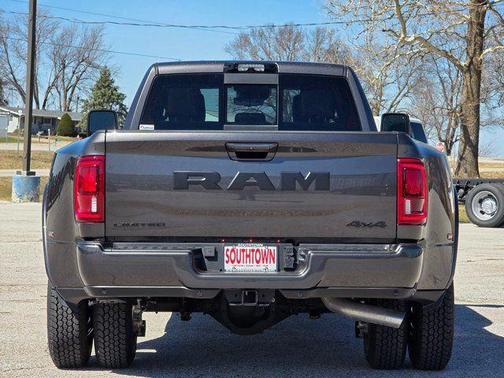 Granite Crystal Metallic Clearcoat 2026 RAM 3500 Limited