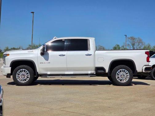Iridescent Pearl Tricoat 2021 Chevrolet Silverado 2500 High Country