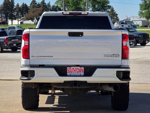 Iridescent Pearl Tricoat 2021 Chevrolet Silverado 2500 High Country