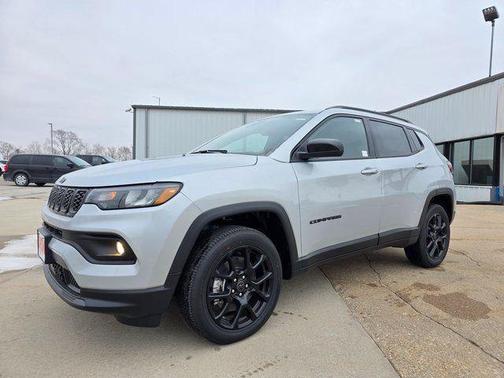 Silver Zynith Metallic Clearcoat 2026 Jeep Compass Latitude