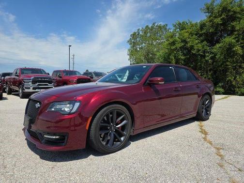 Velvet Red Pearlcoat 2023 Chrysler 300 C