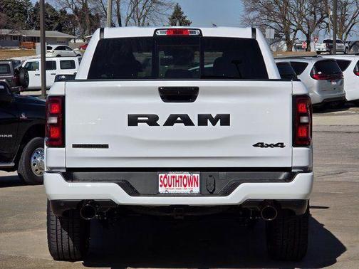 Bright White Clearcoat 2026 RAM 1500 Big Horn/Lone Star