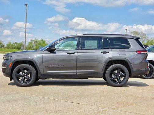Baltic Gray Metallic Clearcoat 2023 Jeep Grand Cherokee L Limited