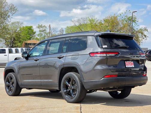 Baltic Gray Metallic Clearcoat 2023 Jeep Grand Cherokee L Limited