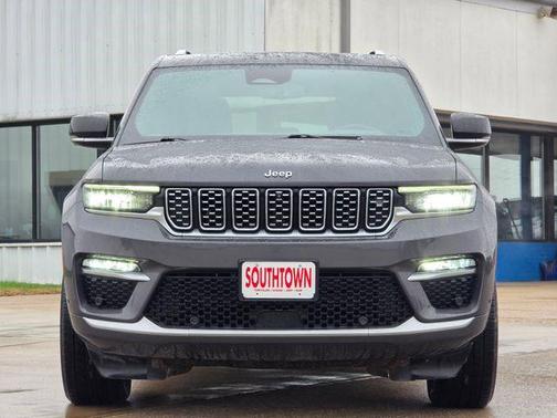 Baltic Gray Metallic Clearcoat 2022 Jeep Grand Cherokee Summit
