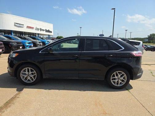 Black Metallic 2024 Ford Edge SEL