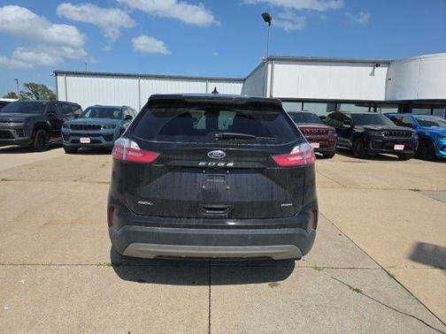 Black Metallic 2024 Ford Edge SEL