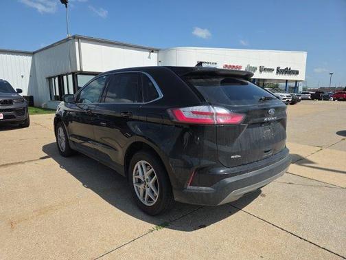 Black Metallic 2024 Ford Edge SEL