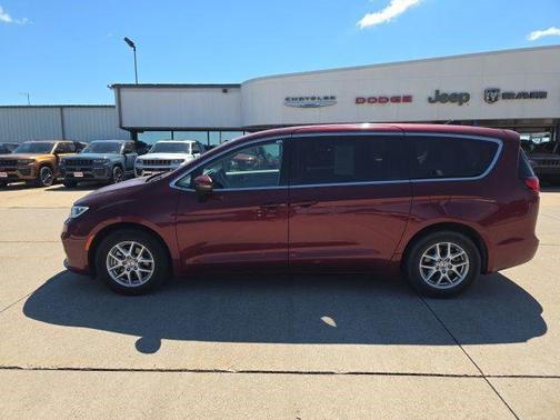Velvet Red Pearlcoat 2023 Chrysler Pacifica Touring L