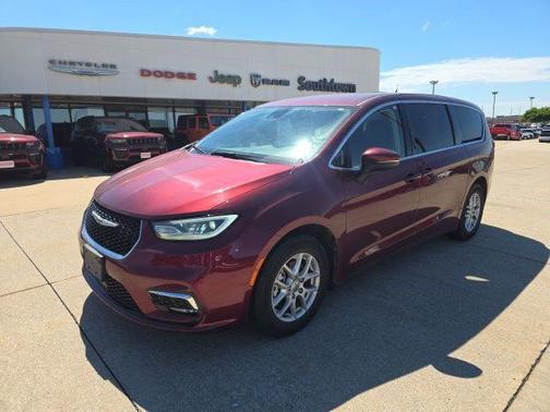 Velvet Red Pearlcoat 2023 Chrysler Pacifica Touring L