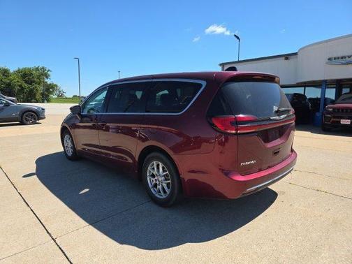 Velvet Red Pearlcoat 2023 Chrysler Pacifica Touring L