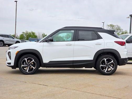Summit White 2022 Chevrolet Trailblazer RS