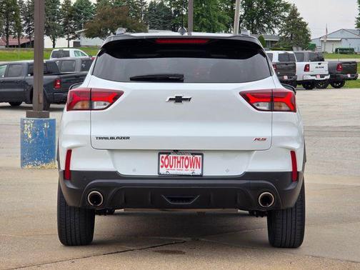 Summit White 2022 Chevrolet Trailblazer RS