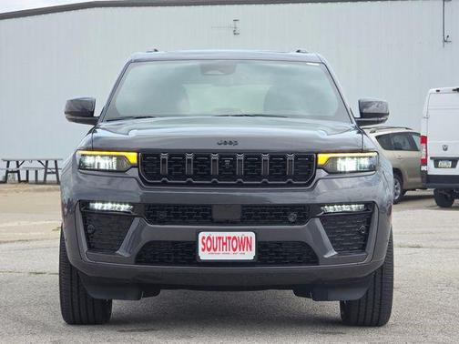 Baltic Gray Metallic Clearcoat 2026 Jeep Grand Cherokee Limited