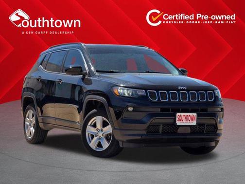 Diamond Black Crystal Pearlcoat 2022 Jeep Compass Latitude