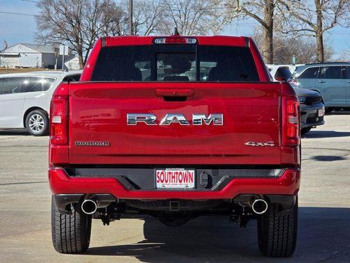 Molten Red Pearlcoat 2026 RAM 1500 Big Horn/Lone Star