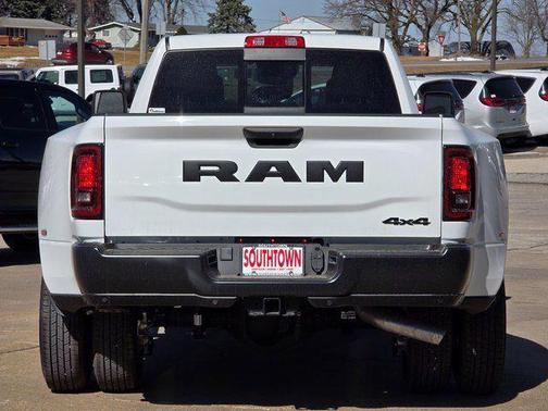 Bright White Clearcoat 2026 RAM 3500 Tradesman Crew Cab 4x4 8' Box