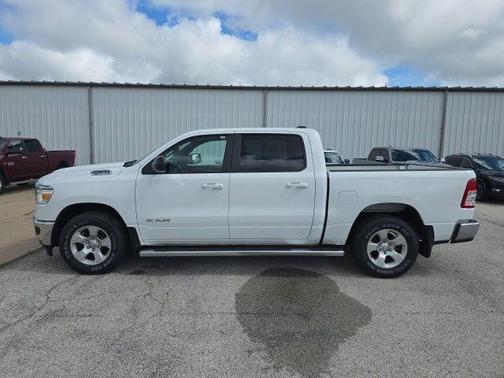 Bright White Clearcoat 2022 RAM 1500 Big Horn/Lone Star