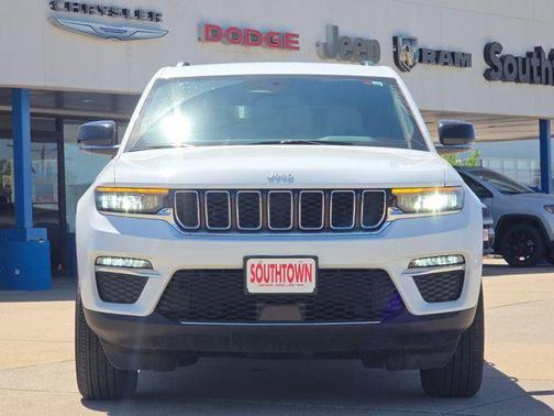 Bright White Clearcoat 2024 Jeep Grand Cherokee Limited