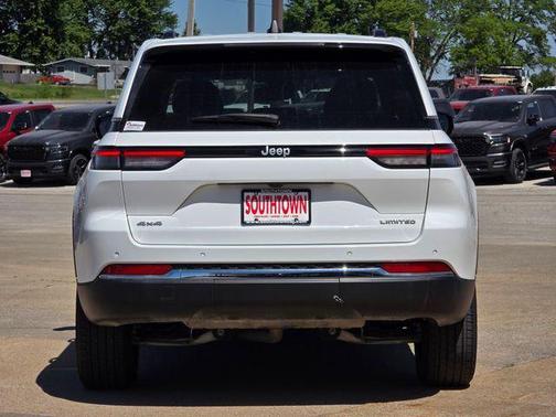 Bright White Clearcoat 2024 Jeep Grand Cherokee Limited
