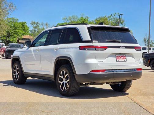 Bright White Clearcoat 2024 Jeep Grand Cherokee Limited