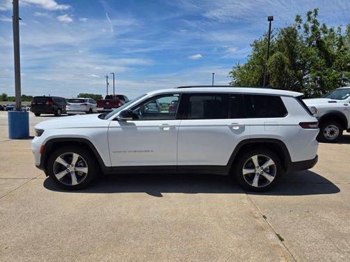 Bright White Clearcoat 2021 Jeep Grand Cherokee L Limited