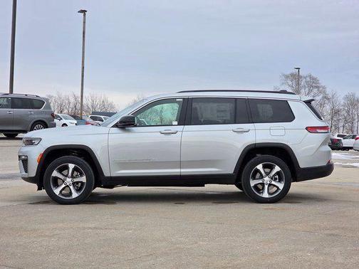 Silver Zynith 2026 Jeep Grand Cherokee L Limited