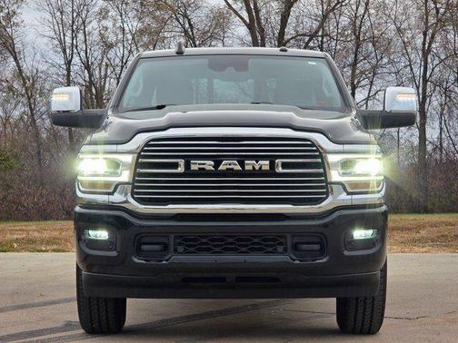 2024 RAM 2500 Laramie Crew Cab 4x4 64' Box