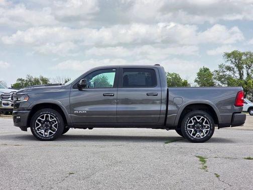 Granite Crystal Metallic Clearcoat 2025 RAM 1500 Laramie
