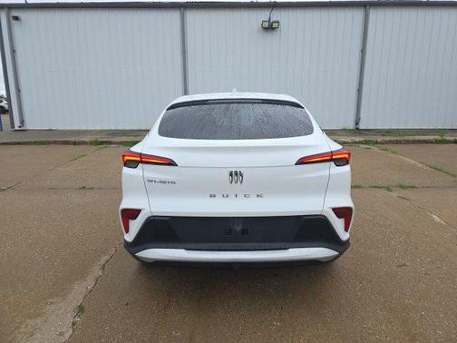 Summit White 2025 Buick Envista Preferred FWD