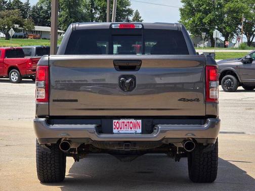 Granite Crystal Metallic Clearcoat 2023 RAM 1500 Big Horn/Lone Star