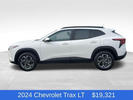 Summit White 2024 Chevrolet Trax LT