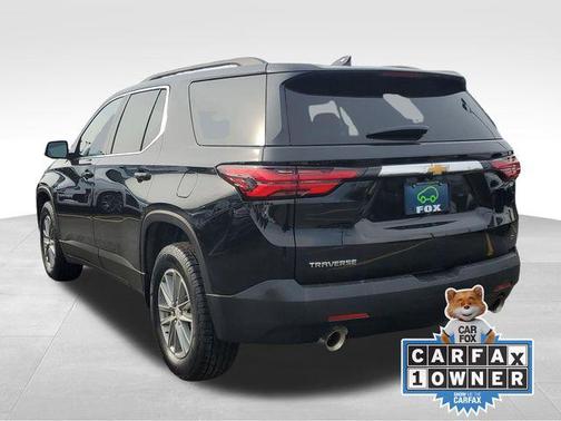 Mosaic Black Metallic 2023 Chevrolet Traverse LT Cloth