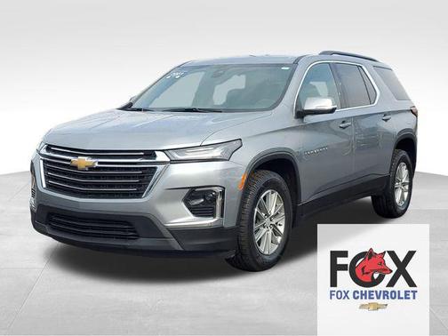 Sterling Gray Metallic 2023 Chevrolet Traverse LT Cloth