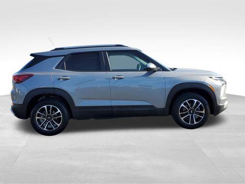 Sterling Gray Metallic 2025 Chevrolet Trailblazer LT