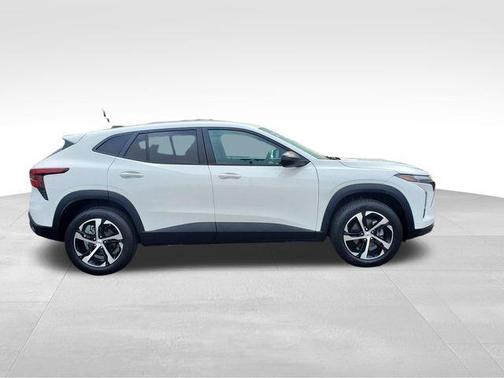Summit White 2024 Chevrolet Trax FWD 1RS
