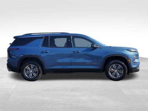 Lakeshore Blue Metallic 2024 Chevrolet Traverse LT